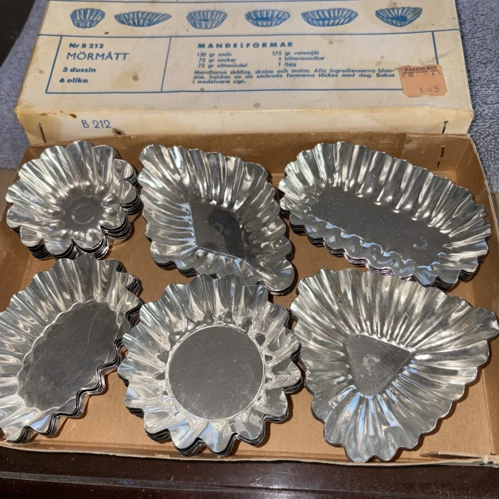 Tartlet Tins Mormatt 36 Pieces 6 Shapes New In Original Box Made in Sweden